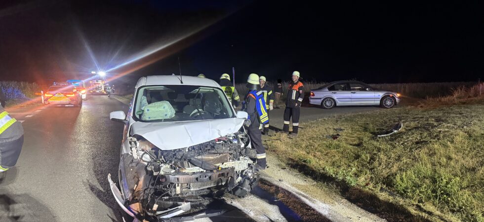 Bild des Unfalls mit zwei betroffenen PKW.